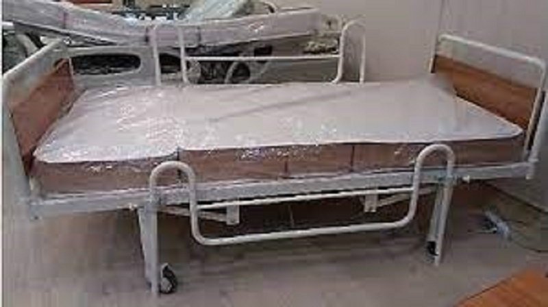 Ortopedik karyola yatağı hasta yatağı karyolası süngeri 4 parcali 15 cm kalınlığında