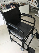 Tuvaletli katlanabilir lazımlıklı araba